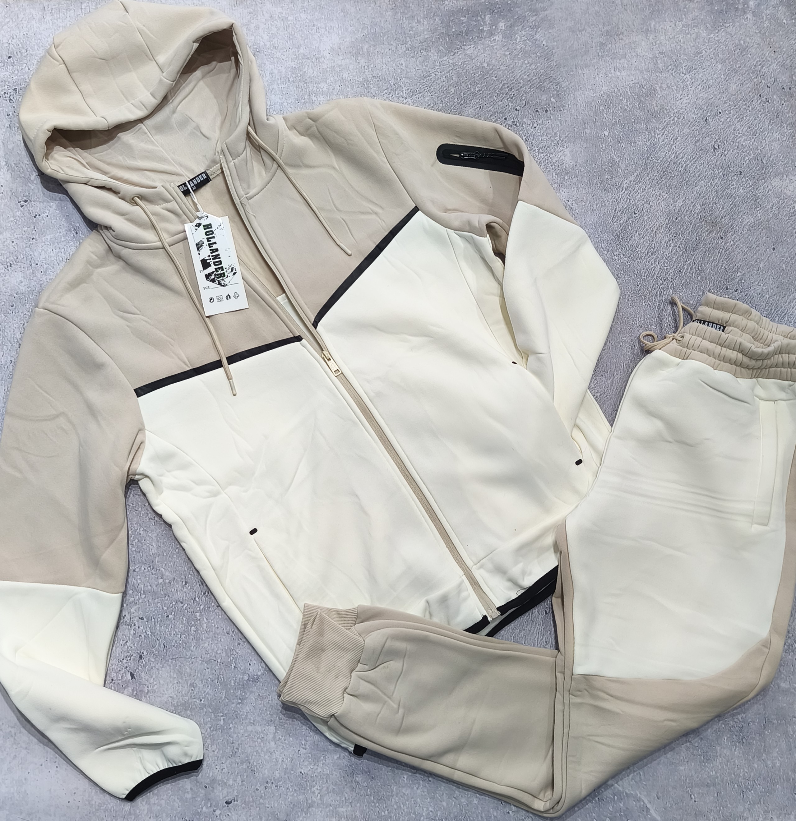 CONJUNTO DE HOMBRE BEIGE C/NATURAL